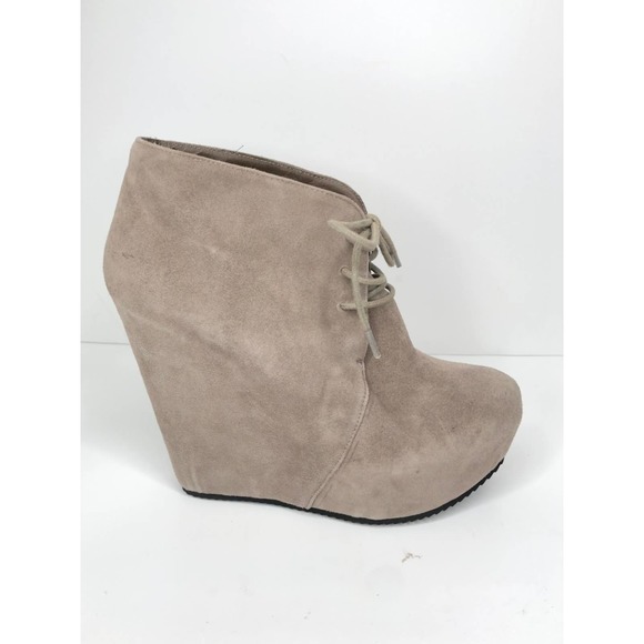 Aldo • Light Gray Lace Up Ankle Bootie Wedges